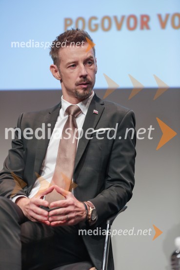  Gregor Bezenšek, glasbenik, Soulgreg artist, društvo Viljem Julijan, kandidat na predsedniških volitvah 2022Soočenje predsedniških kandidatov v okviru Festivala za tretje življenjsko obdobje