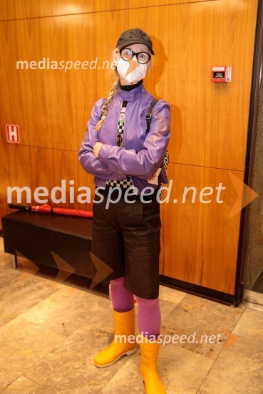  Natalija Pihler, profesorica nemščineŽabe, premiera poetične drame