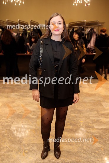  Nika Korenjak, igralkaŽabe, premiera poetične drame