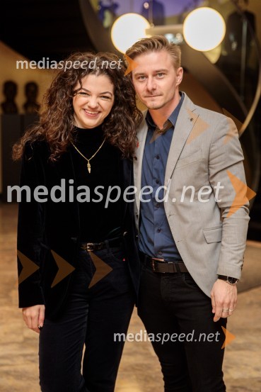  Diana  Kolenc, igralka;  Jure Rajšp, igralecŽabe, premiera poetične drame