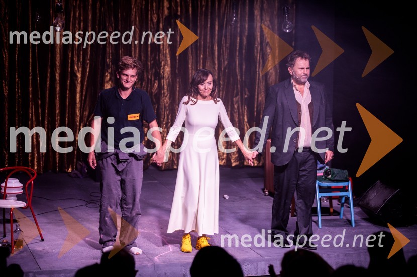  Matevž Sluga, AGRFT;  Mirjam Korbar, igralka;  Lotos Vincenc Šparovec, igralecŽabe, premiera poetične drame