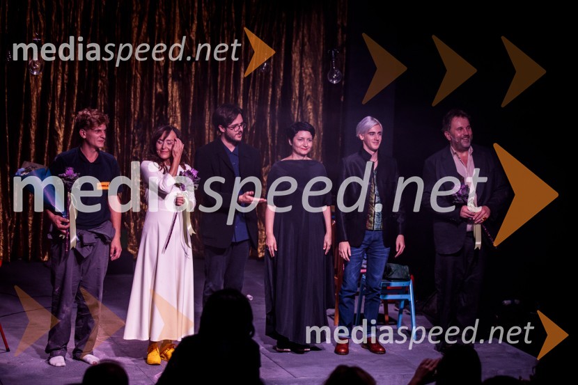  Matevž Sluga, AGRFT;  Mirjam Korbar, igralka;  Jan Krmelj, režiser;  Petra Pogorevc, dramaturginja in urednica knjižnice MGL;  Tilen Oblak, asistent dramaturginje;  Lotos Vincenc Šparovec, igralecŽabe, premiera poetične drame