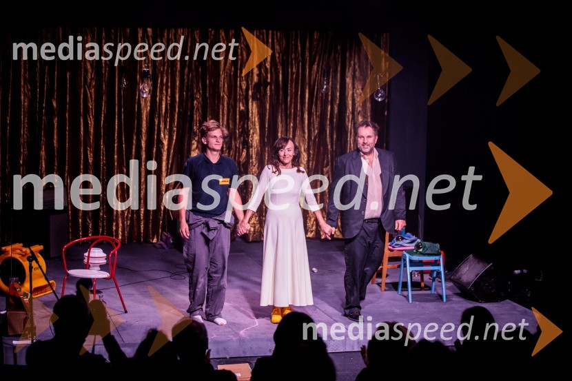  Matevž Sluga, AGRFT;  Mirjam Korbar, igralka;  Lotos Vincenc Šparovec, igralecŽabe, premiera poetične drame