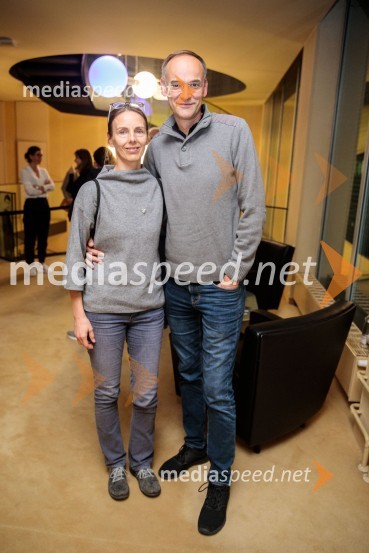  Mojca Salkič;  Aleksander Salkič, vodja službe za odnose z javnostmi PetrolŽabe, premiera poetične drame