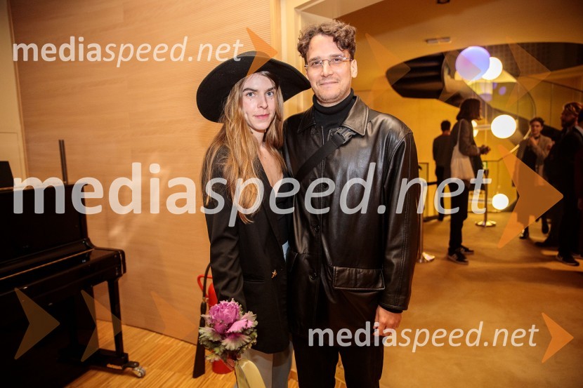  Nika Erjavec, scenografinja;  Taj ZavodnikŽabe, premiera poetične drame