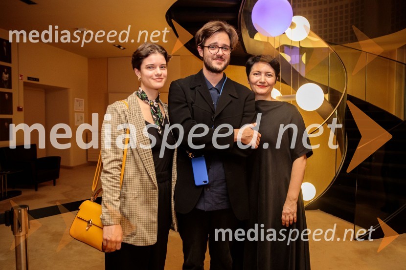  ... ;  Jan Krmelj, režiser;  Petra Pogorevc, dramaturginja in urednica knjižnice MGLŽabe, premiera poetične drame