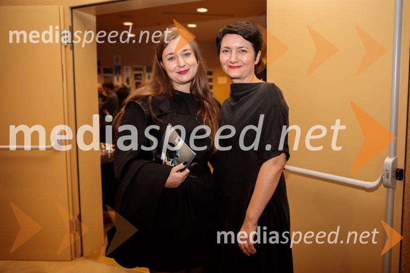  Nika Korenjak, igralka;  Petra Pogorevc, dramaturginja in urednica knjižnice MGLŽabe, premiera poetične drame