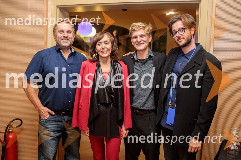  Lotos Vincenc Šparovec, igralec;  Mirjam Korbar, igralka;  Matevž Sluga, AGRFT;  Jan Krmelj, režiserŽabe, premiera poetične drame