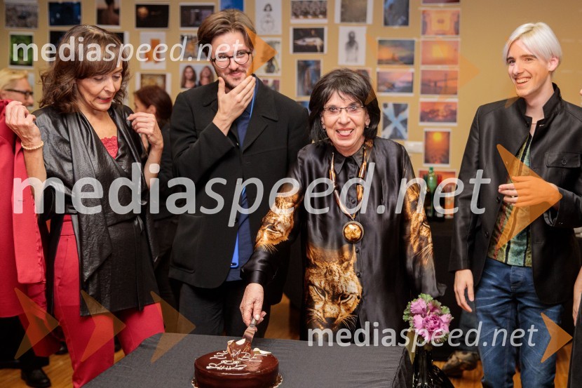  Mirjam Korbar, igralka;  Jan Krmelj, režiser;  Svetlana Makarovič, pisateljica;  Tilen Oblak, asistent dramaturginjeŽabe, premiera poetične drame