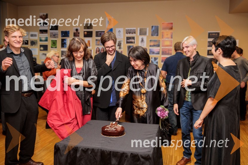  Matevž Sluga, AGRFT;  Mirjam Korbar, igralka;  Jan Krmelj, režiser;  Svetlana Makarovič, pisateljica;  Tilen Oblak, asistent dramaturginje;  Petra Pogorevc, dramaturginja in urednica knjižnice MGLŽabe, premiera poetične drame