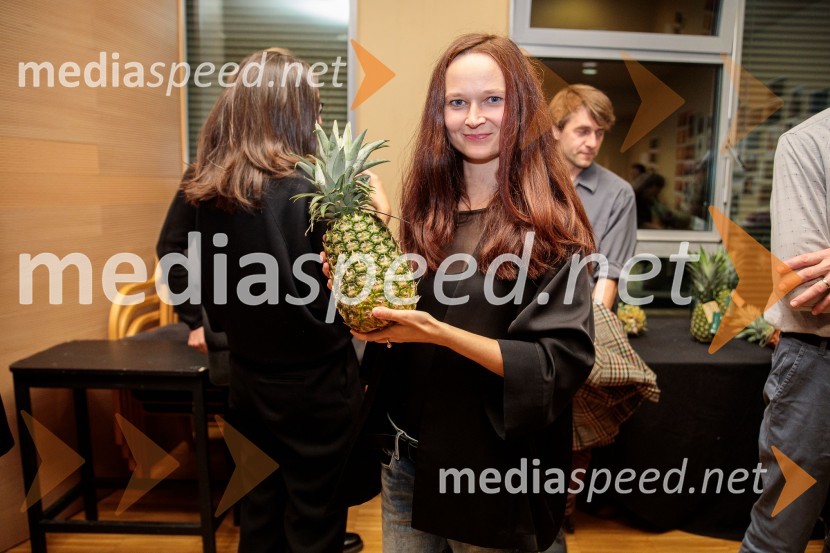  Katarina Koprivnikar, marketing MGLŽabe, premiera poetične drame