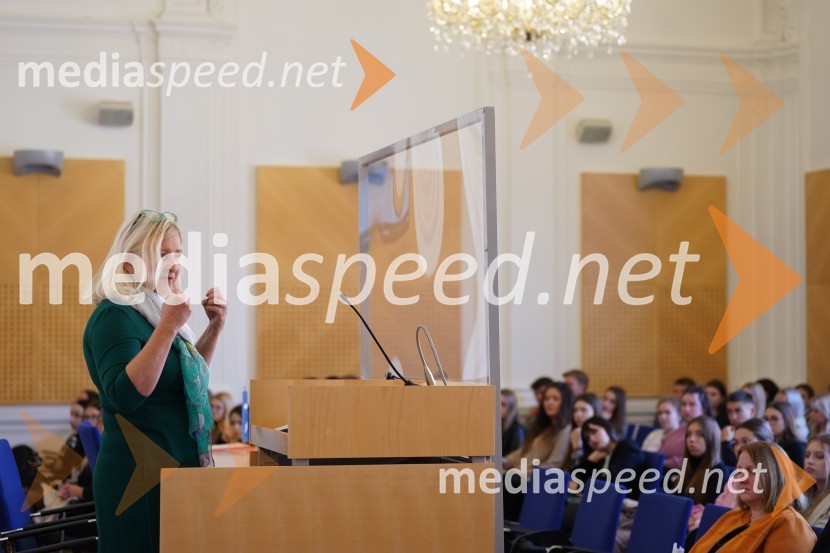 prof. dr. Vesna Rijavec, dekanja, Pravna fakulteta, Univerza v MariboruSprejem brucev na Univerzi v Mariboru