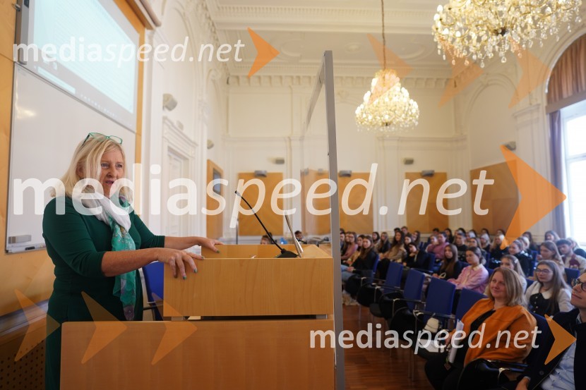 prof. dr. Vesna Rijavec, dekanja, Pravna fakulteta, Univerza v MariboruSprejem brucev na Univerzi v Mariboru