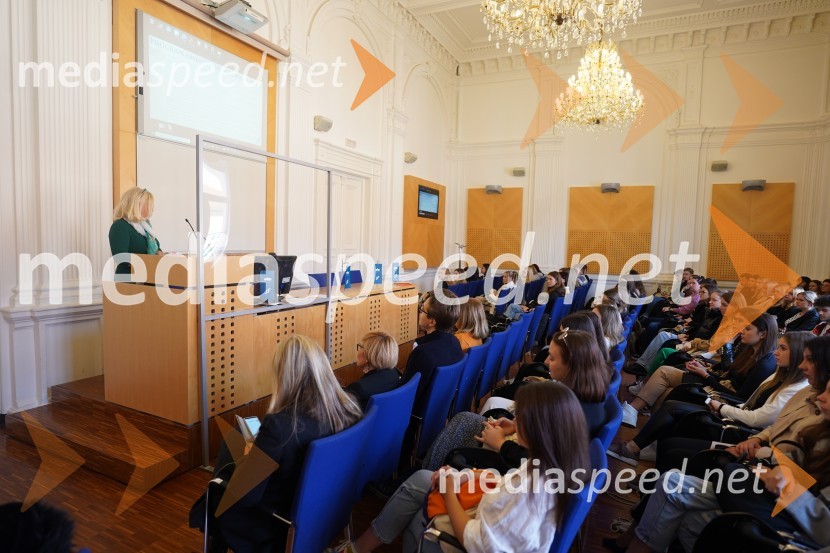 prof. dr. Vesna Rijavec, dekanja, Pravna fakulteta, Univerza v MariboruSprejem brucev na Univerzi v Mariboru