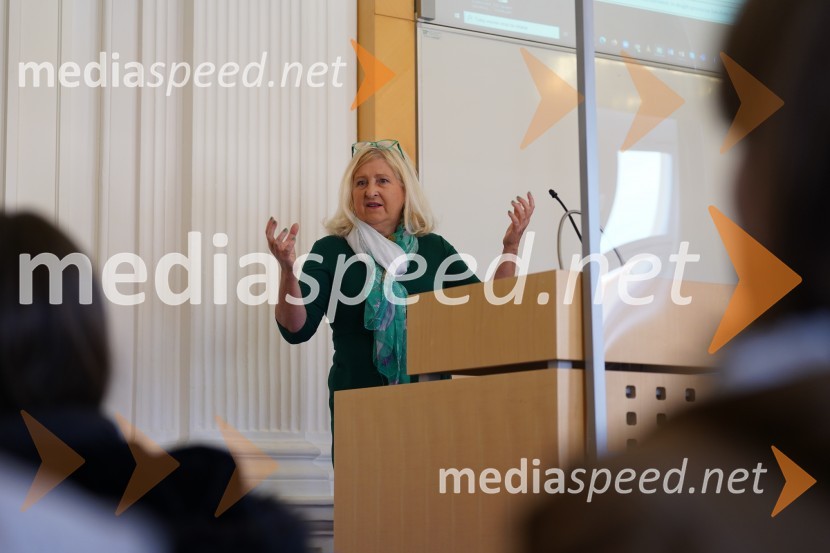 prof. dr. Vesna Rijavec, dekanja, Pravna fakulteta, Univerza v MariboruSprejem brucev na Univerzi v Mariboru