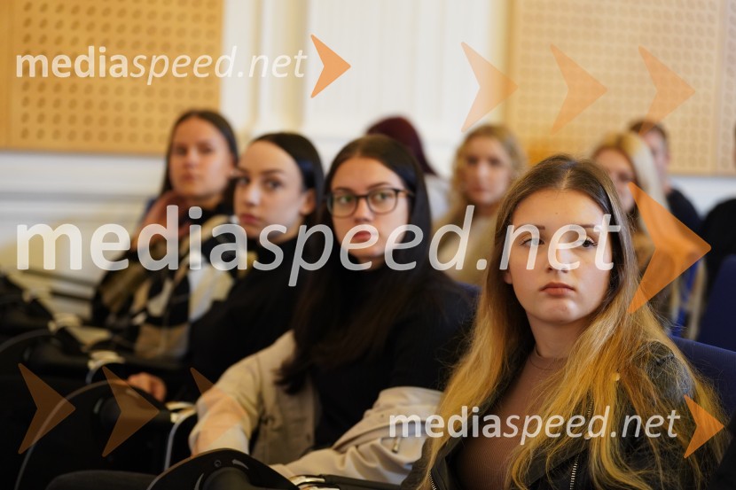 Sprejem brucev na Univerzi v Mariboru