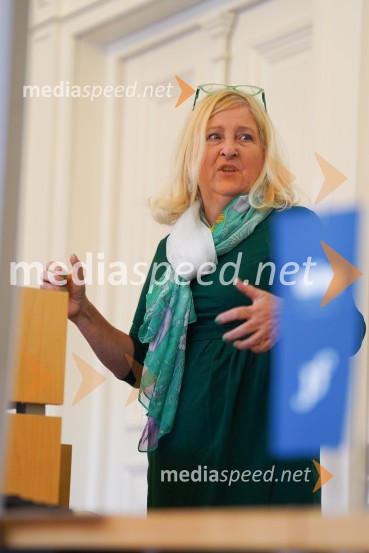 prof. dr. Vesna Rijavec, dekanja, Pravna fakulteta, Univerza v MariboruSprejem brucev na Univerzi v Mariboru