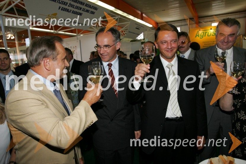 Milan Pogačnik, minister za kmetijstvo, Janez Erjavec, direktor Pomurskega sejma, Anton Rop, politik, in Janez SušnikSejem Gornja Radgona 2004
