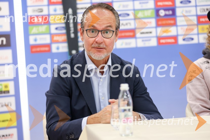  Alexander Lotschak, Kästle, direktorIlka Štuhec odslej s smučmi Kästle, novinarska konferenca pred sezono