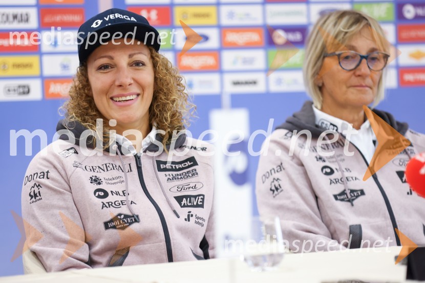  Ilka Štuhec, slovenska alpska smučarka;  Darja Črnko, športna serviserka in trenerka Ilke ŠtuhecIlka Štuhec odslej s smučmi Kästle, novinarska konferenca pred sezono