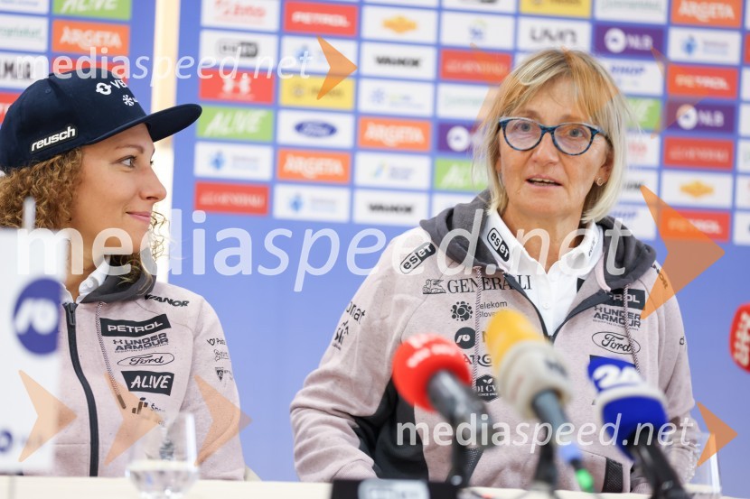 Ilka Štuhec, slovenska alpska smučarka;  Darja Črnko, športna serviserka in trenerka Ilke ŠtuhecIlka Štuhec odslej s smučmi Kästle, novinarska konferenca pred sezono