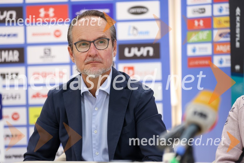  Alexander Lotschak, Kästle, direktorIlka Štuhec odslej s smučmi Kästle, novinarska konferenca pred sezono