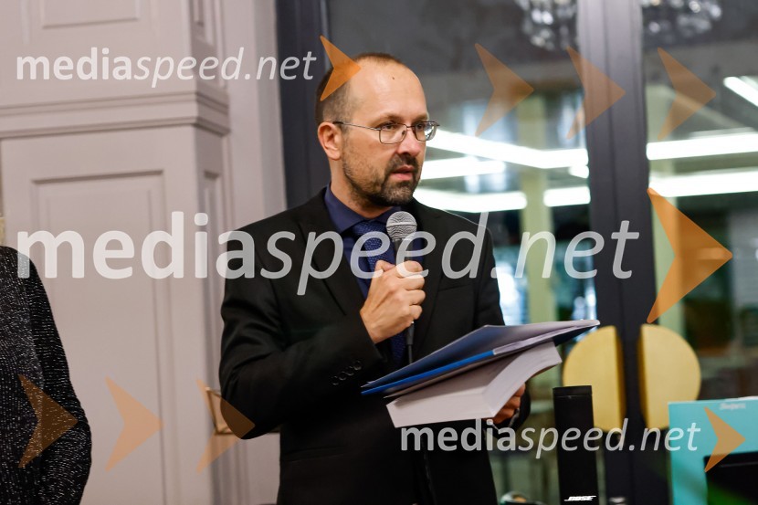 Dr. Matej Šekli, predsednik Slavističnega društva in predsednik strokovne komisije Škrabčeve ustanovePodelitev štipendij Škrabčeve ustanove za leto 2022