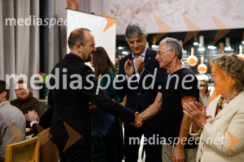 Dr. Matej Šekli, predsednik Slavističnega društva in predsednik strokovne komisije Škrabčeve ustanove;  ... Podelitev štipendij Škrabčeve ustanove za leto 2022