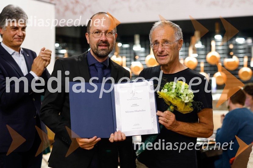 Dr. Matej Šekli, predsednik Slavističnega društva in predsednik strokovne komisije Škrabčeve ustanove;  ... Podelitev štipendij Škrabčeve ustanove za leto 2022