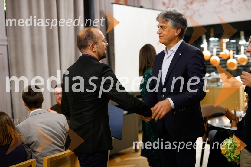 Dr. Matej Šekli, predsednik Slavističnega društva in predsednik strokovne komisije Škrabčeve ustanove;  ... Podelitev štipendij Škrabčeve ustanove za leto 2022