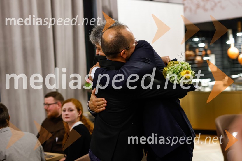 Dr. Matej Šekli, predsednik Slavističnega društva in predsednik strokovne komisije Škrabčeve ustanove;  ... Podelitev štipendij Škrabčeve ustanove za leto 2022