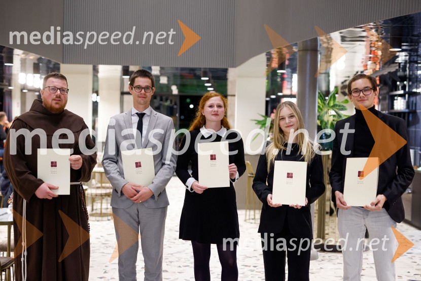 Br. Jan Dominik Bogataj, doktorski študent patrističnih znanosti na Institutum Patristicum Augustinianum;  Dejan Gabrovšek, doktorski študent na Oddelku za slovenistiko FF UL;  Lara Potočnik, magistrska študentka na Oddelku za klasično filologijo in Oddelku na primerjalno in splošno jezikoslovje na FF UL;  Maruša Žibred, magistrska študentka na Oddelku za slovenistiko in Oddelku za slavistiko FF UL;  Gašper Tonin, magistrski študent na Oddelku za slovenistiko in Oddelku za primerjalno in splošno jezikoslovje na FF UL (ter medicine na MF UL)Podelitev štipendij Škrabčeve ustanove za leto 2022