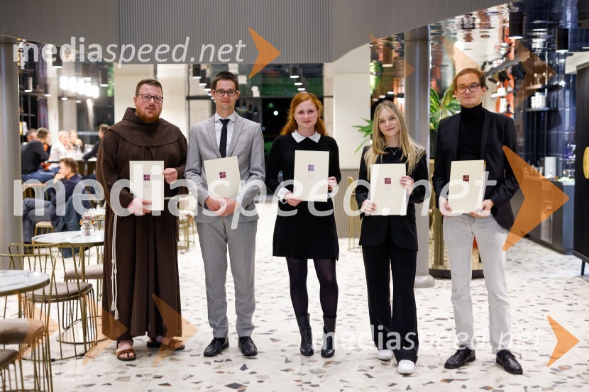 Br. Jan Dominik Bogataj, doktorski študent patrističnih znanosti na Institutum Patristicum Augustinianum;  Dejan Gabrovšek, doktorski študent na Oddelku za slovenistiko FF UL;  Lara Potočnik, magistrska študentka na Oddelku za klasično filologijo in Oddelku na primerjalno in splošno jezikoslovje na FF UL;  Maruša Žibred, magistrska študentka na Oddelku za slovenistiko in Oddelku za slavistiko FF UL;  Gašper Tonin, magistrski študent na Oddelku za slovenistiko in Oddelku za primerjalno in splošno jezikoslovje na FF UL (ter medicine na MF UL)Podelitev štipendij Škrabčeve ustanove za leto 2022