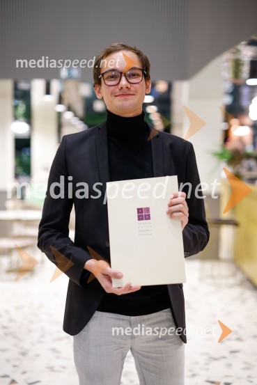  Gašper Tonin, magistrski študent na Oddelku za slovenistiko in Oddelku za primerjalno in splošno jezikoslovje na FF UL (ter medicine na MF UL)Podelitev štipendij Škrabčeve ustanove za leto 2022