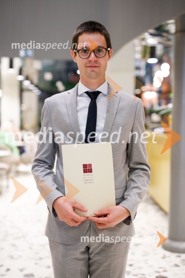  Dejan Gabrovšek, doktorski študent na Oddelku za slovenistiko FF ULPodelitev štipendij Škrabčeve ustanove za leto 2022