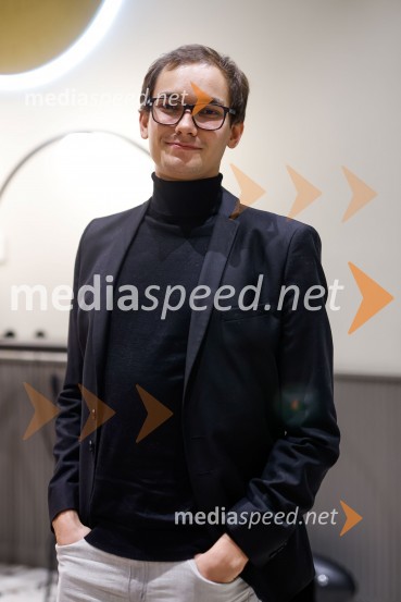  Gašper Tonin, magistrski študent na Oddelku za slovenistiko in Oddelku za primerjalno in splošno jezikoslovje na FF UL (ter medicine na MF UL)Podelitev štipendij Škrabčeve ustanove za leto 2022