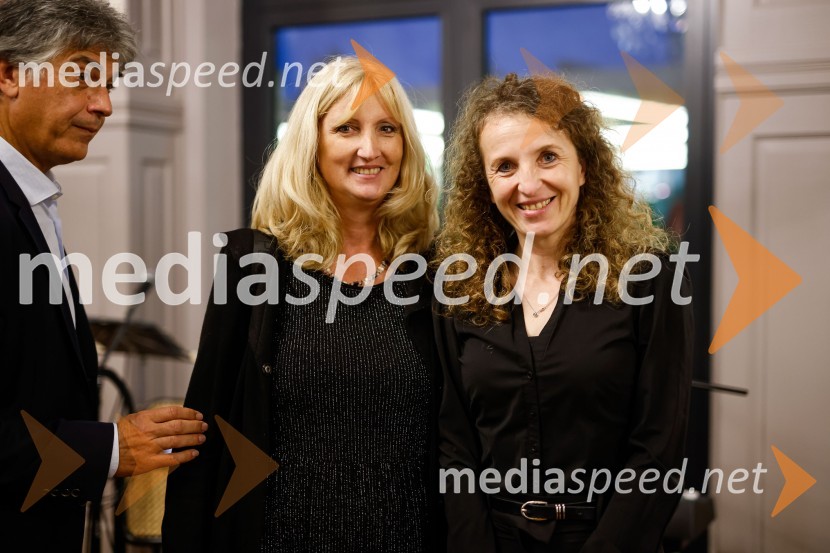 dr. Vesna Mikolič, predsednica strokovnega sveta Zlati kamen;  Polona Lovšin, vodja komunikacij, Riko d.o.o.Podelitev štipendij Škrabčeve ustanove za leto 2022