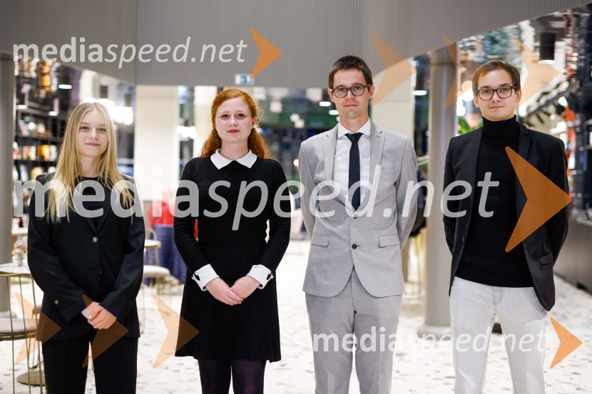  Maruša Žibred, magistrska študentka na Oddelku za slovenistiko in Oddelku za slavistiko FF UL;  Lara Potočnik, magistrska študentka na Oddelku za klasično filologijo in Oddelku na primerjalno in splošno jezikoslovje na FF UL;  Dejan Gabrovšek, doktorski študent na Oddelku za slovenistiko FF UL;  Gašper Tonin, magistrski študent na Oddelku za slovenistiko in Oddelku za primerjalno in splošno jezikoslovje na FF UL (ter medicine na MF UL)Podelitev štipendij Škrabčeve ustanove za leto 2022