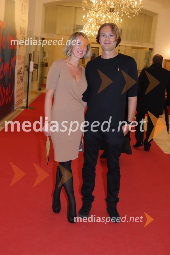  Mateja Kožuh, producentka Opere in Baleta SNG Maribor, akordeonistka;  ... La Gioconda, premiera opere v SNG Maribor