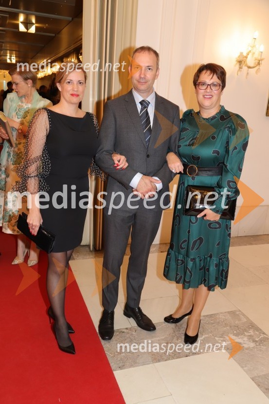 dr. Urška Kežmah, Odvetniška pisarna Kežmah; dr. Boštjan Kežmah, sodni izvedenec, cenilec, višji predavatelj, Fakulteta za računalništvo, elektrotehniko in informatiko;  Lidija Divjak Mirnik, nekdanja poslanka DZ Republike SlovenijeLa Gioconda, premiera opere v SNG Maribor