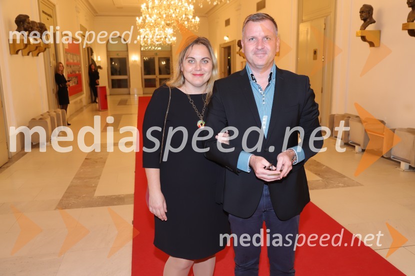  Urška Šitum Rečnik, zobozdravnica, Dentalni center Zobek; dr. Simon Rečnik, direktor farmacevtske družbe Lek, Trdni izdelki LendavaLa Gioconda, premiera opere v SNG Maribor