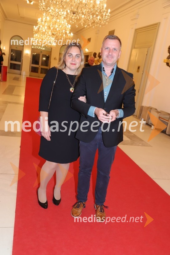  Urška Šitum Rečnik, zobozdravnica, Dentalni center Zobek; dr. Simon Rečnik, direktor farmacevtske družbe Lek, Trdni izdelki LendavaLa Gioconda, premiera opere v SNG Maribor