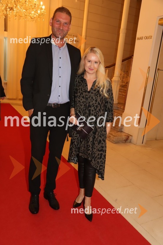  Dejan Juravič, urednik operne glasbe, Radio Slovenija ARS;  Tina Šrot, novinarka uredništva oddaj o kulturi na TVSLa Gioconda, premiera opere v SNG Maribor