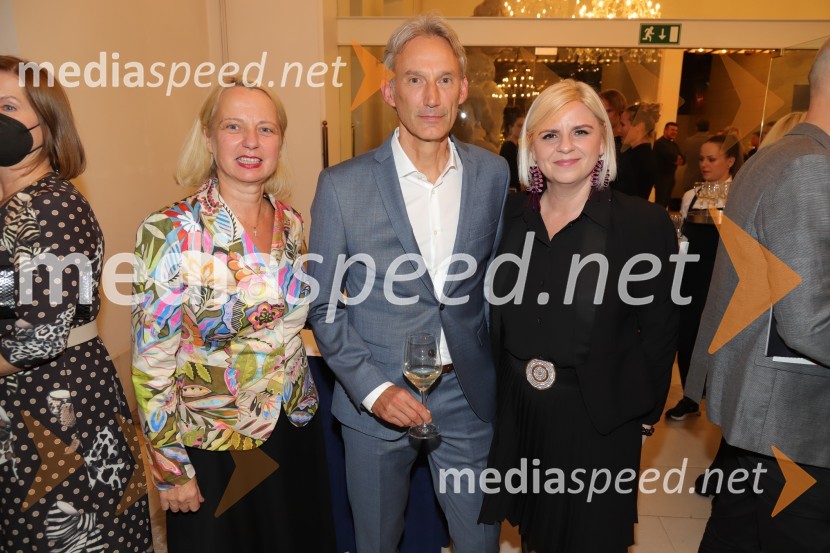  Jasmina Leskovar, SNG Maribor;  Igor  Leskovar, Mestna občina Maribor;  Darja Čižek, marketing SNG MariborLa Gioconda, premiera opere v SNG Maribor