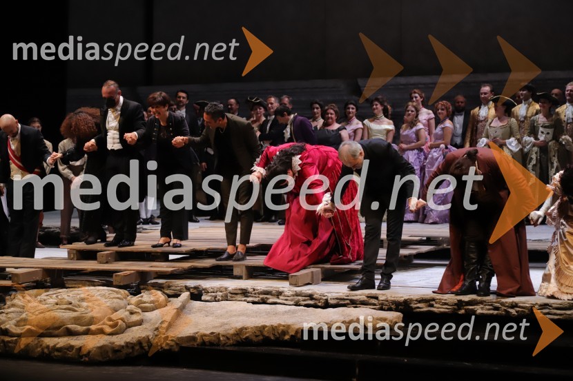  Gianluca Martinenghi, dirigent;  Carla Galleri, kostumografinja;  Valerio Longo, koreograf;  Rebeka Lokar, operna pevka;  Filippo Tonon, režiser;  Ivan  Momirov, operni solistLa Gioconda, premiera opere v SNG Maribor