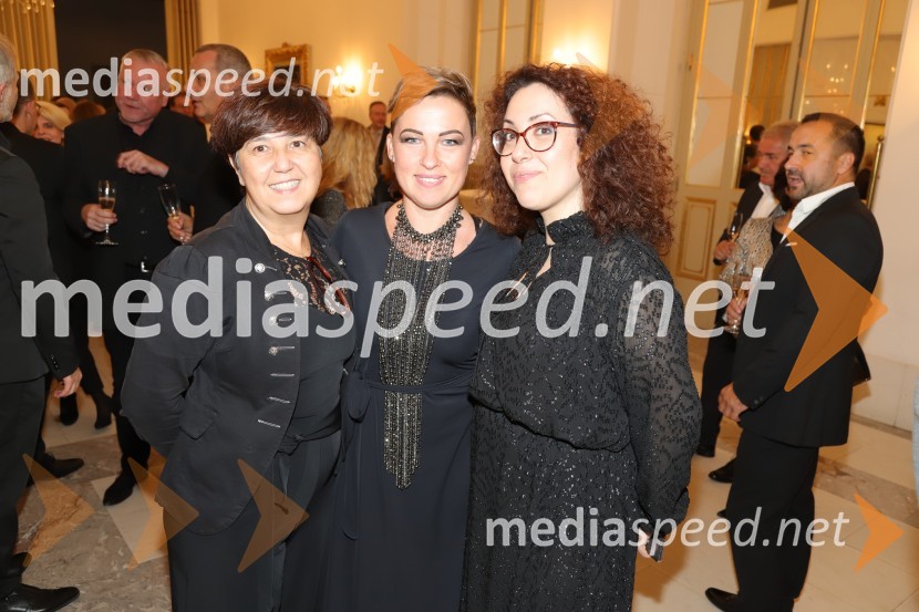  Carla Galleri, kostumografinja;  Suzana Rengeo, modna oblikovalka in kostumografinja;  Maria Rosaria Catalano, asistentka kostumografovLa Gioconda, premiera opere v SNG Maribor