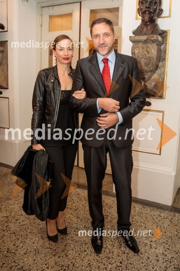 dr. Eva Boštjančič, vodja katedrov za psihologijo dela in organizacije, Filozofska fakulteta v Ljubljani;  Klemen Boštjančič, minister za financePasji sin. Do koder te pusti veriga, premiera