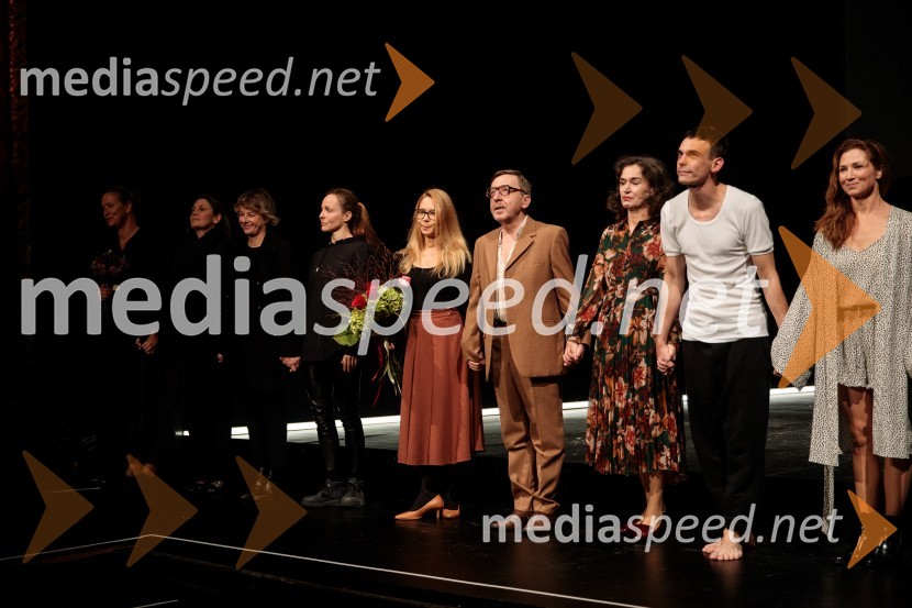  Nina Valič, igralka;  Maja Sever, igralka;  Barbara Cerar, igralka;  Iva Babić, igralka;  Saša  Mihelčič, igralka;  Gregor Baković, igralec;  Petra Govc, igralka;  Nejc Cijan Garlatti, igralec;  Sabina  Kogovšek, igralkaPasji sin. Do koder te pusti veriga, premiera