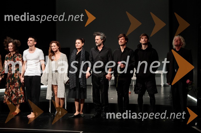  Petra Govc, igralka;  Nejc Cijan Garlatti, igralec;  Sabina  Kogovšek, igralka;  Pia Zemljič, igralka;  Rok Vihar, igralec;  Mario Dragojević, igralec;  Klemen Janežič, igralec ;  Vojko Zidar, igralecPasji sin. Do koder te pusti veriga, premiera