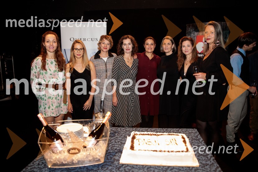  Iva Babić, igralka;  Saša  Mihelčič, igralka;  Barbara Cerar, igralka;  Saša  Pavček, igralka, Predsednica združenja dramskih umetnikov Slovenije, prejemnica Borštnikovega prstana;  Pia Zemljič, igralka;  Maja Sever, igralka;  Sabina  Kogovšek, igralka;  Nina Valič, igralkaPasji sin. Do koder te pusti veriga, premiera